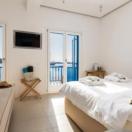 بلوتوبيا سويتس 4* Mykonos Town