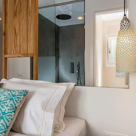 بلوتوبيا سويتس 4* Mykonos Town