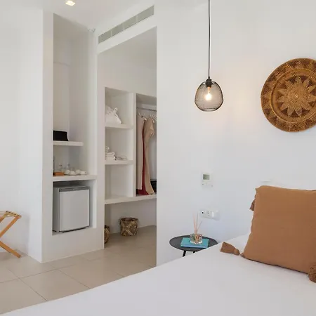 بلوتوبيا سويتس فندق مبيت وإفطار Mykonos Town
