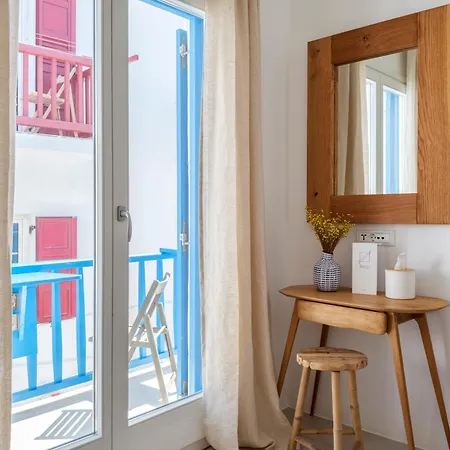 بلوتوبيا سويتس 4* Mykonos Town