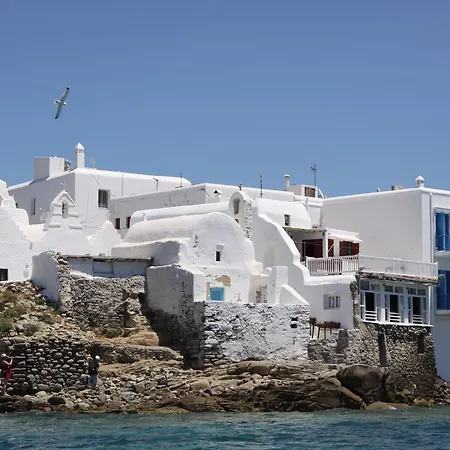 بلوتوبيا سويتس 4*