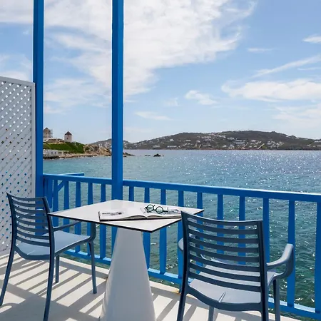 ベッド・アンド・ブレックファスト ブルートピア スイーツ 4*