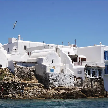 ベッド・アンド・ブレックファスト ブルートピア スイーツ 4*